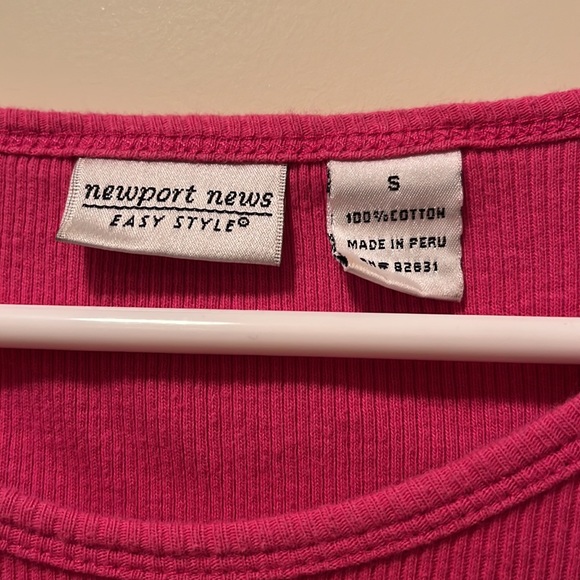 Newport News pink ruched rib knit top Size small - Picture 5 of 8